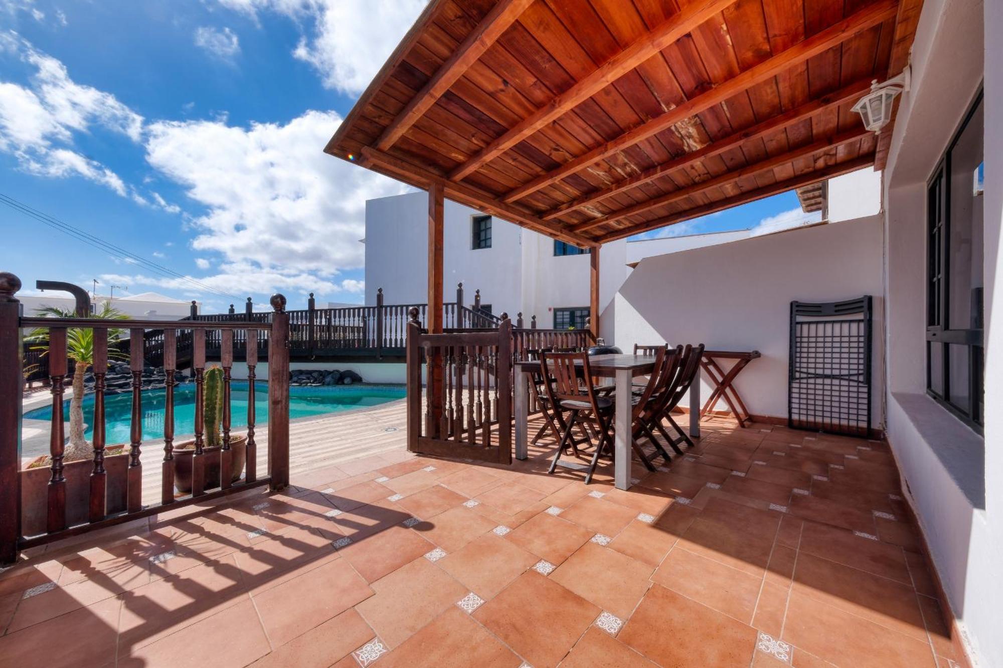 Casa Hibiscus - Shared Pool - Close To Seafront Promenade Punta Mujeres Eksteriør bilde